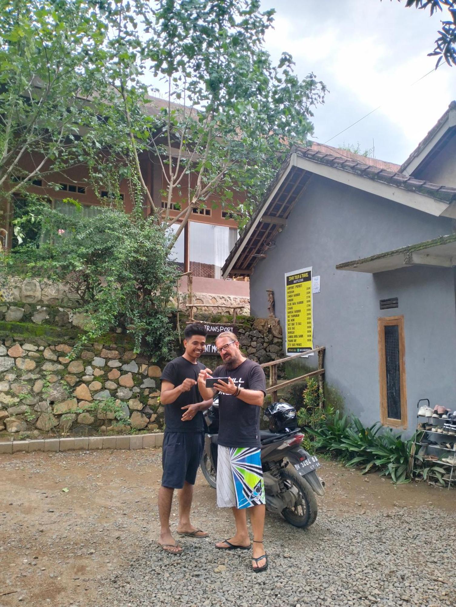 Fullmoon Homestay Kuta  Exterior foto